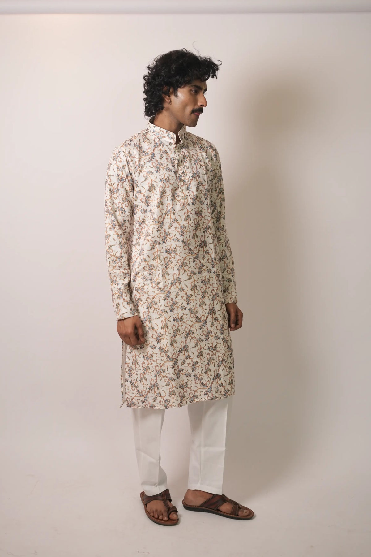 Raas Leela Kurta-Madhur vailli