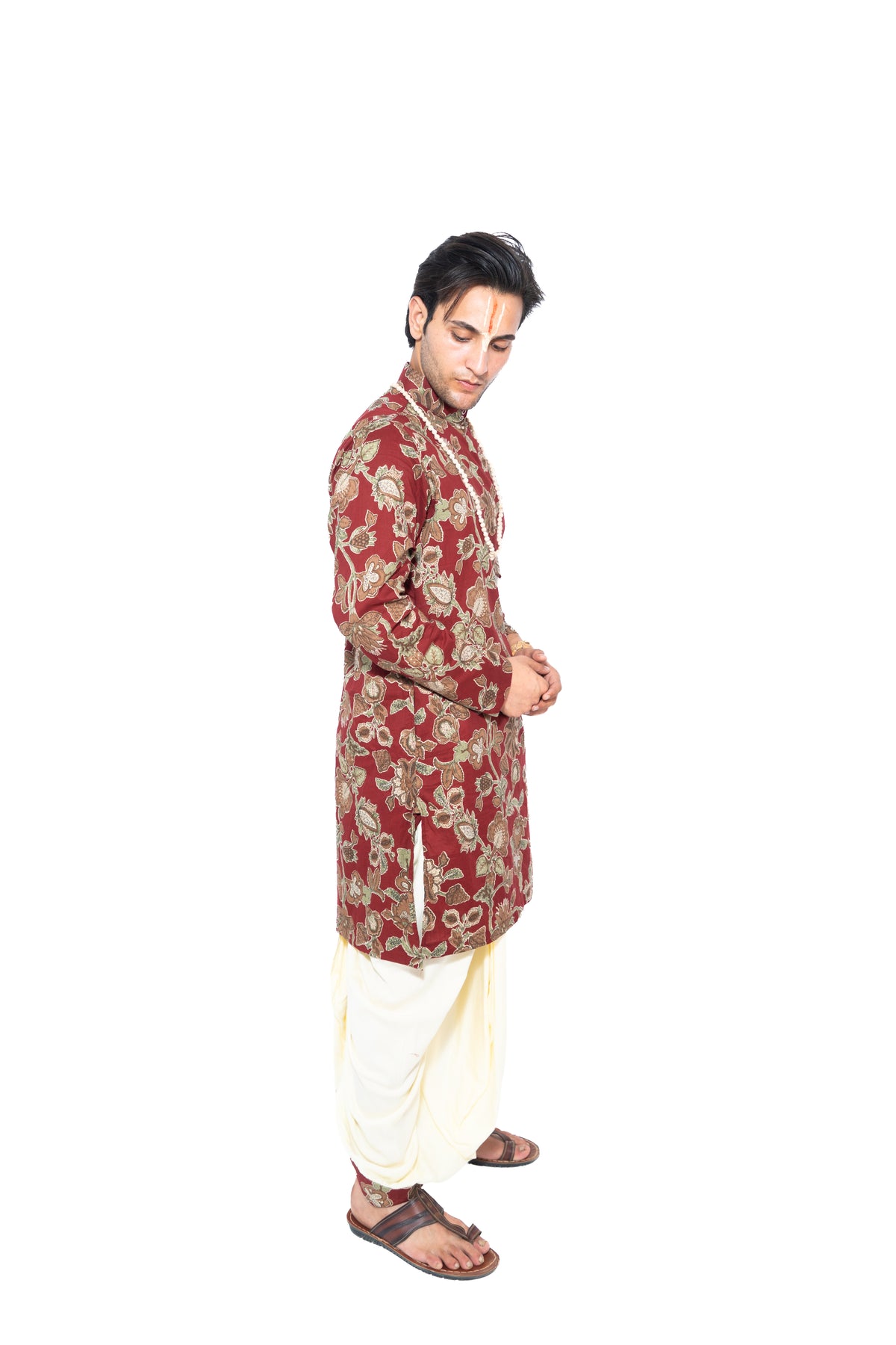 Sridhar Bagalabandhi And Dhoti Set- Maroon
