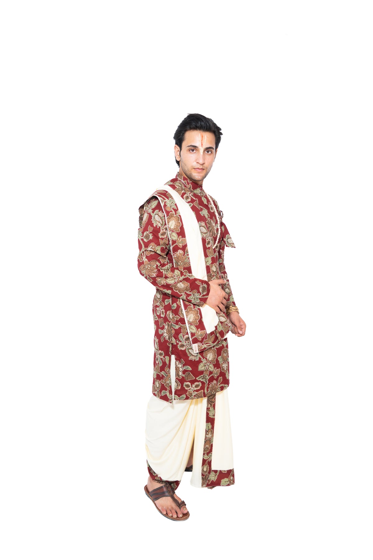 Sridhar Bagalabandhi And Dhoti Set- Maroon